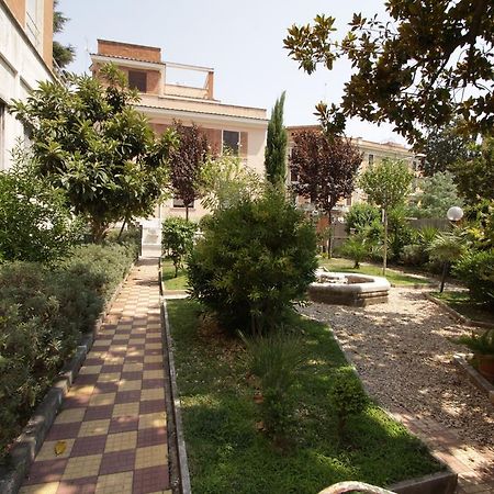 Hotel Casa Per Ferie Margherita Diomira Rom Exterior foto