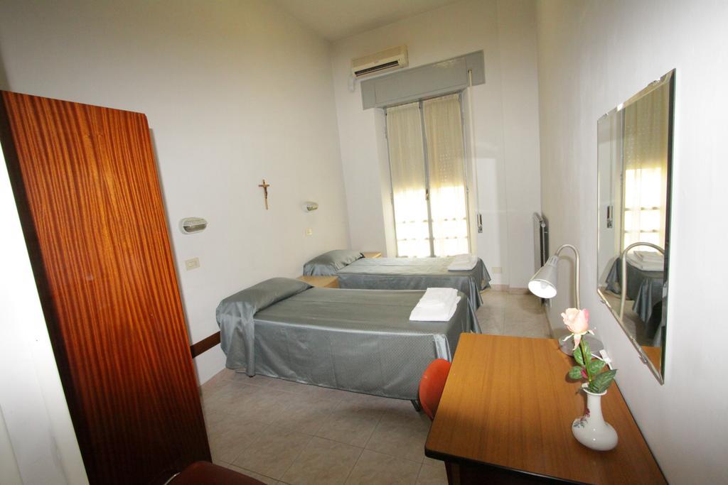 Hotel Casa Per Ferie Margherita Diomira Rom Exterior foto