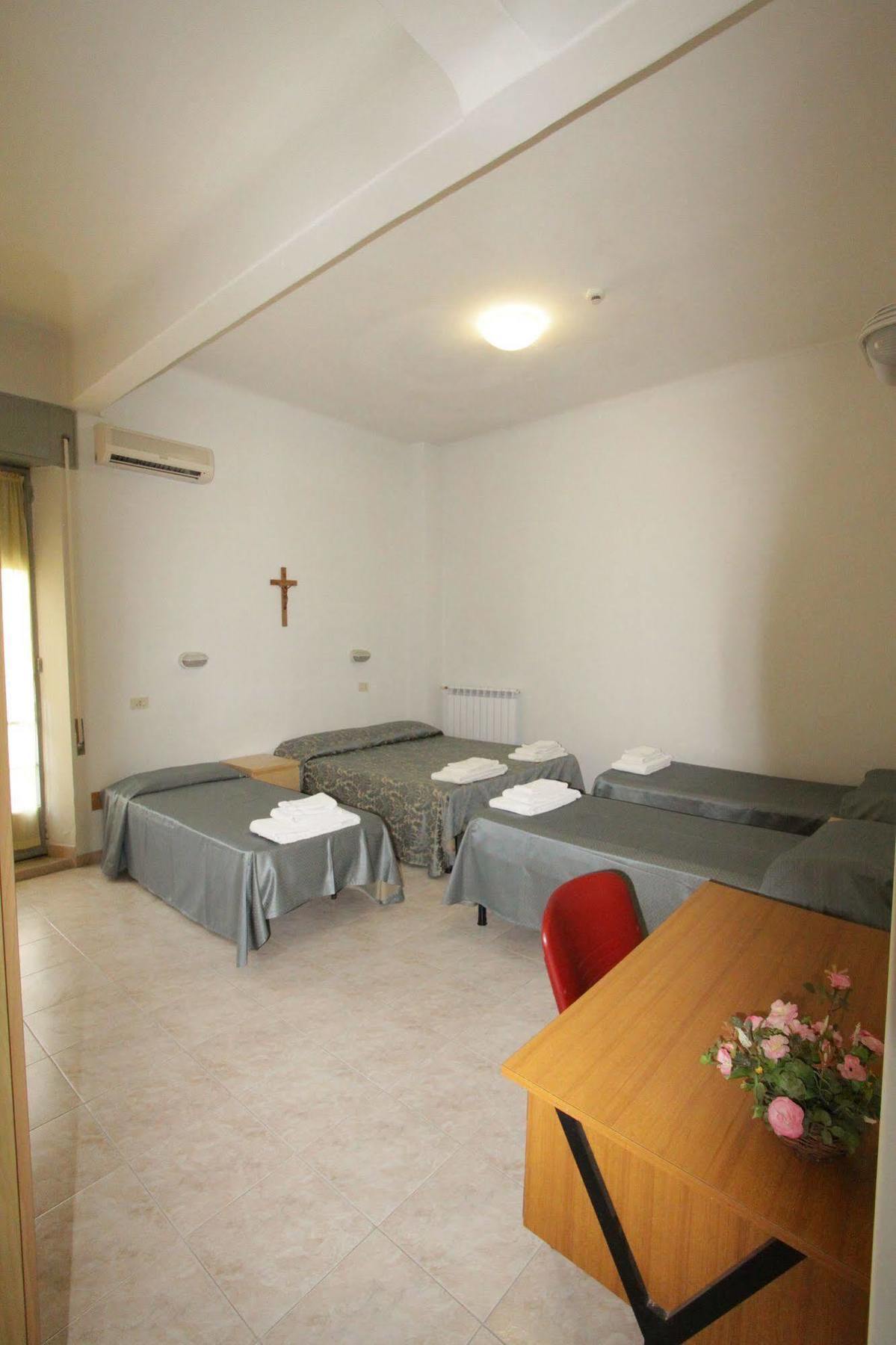 Hotel Casa Per Ferie Margherita Diomira Rom Exterior foto